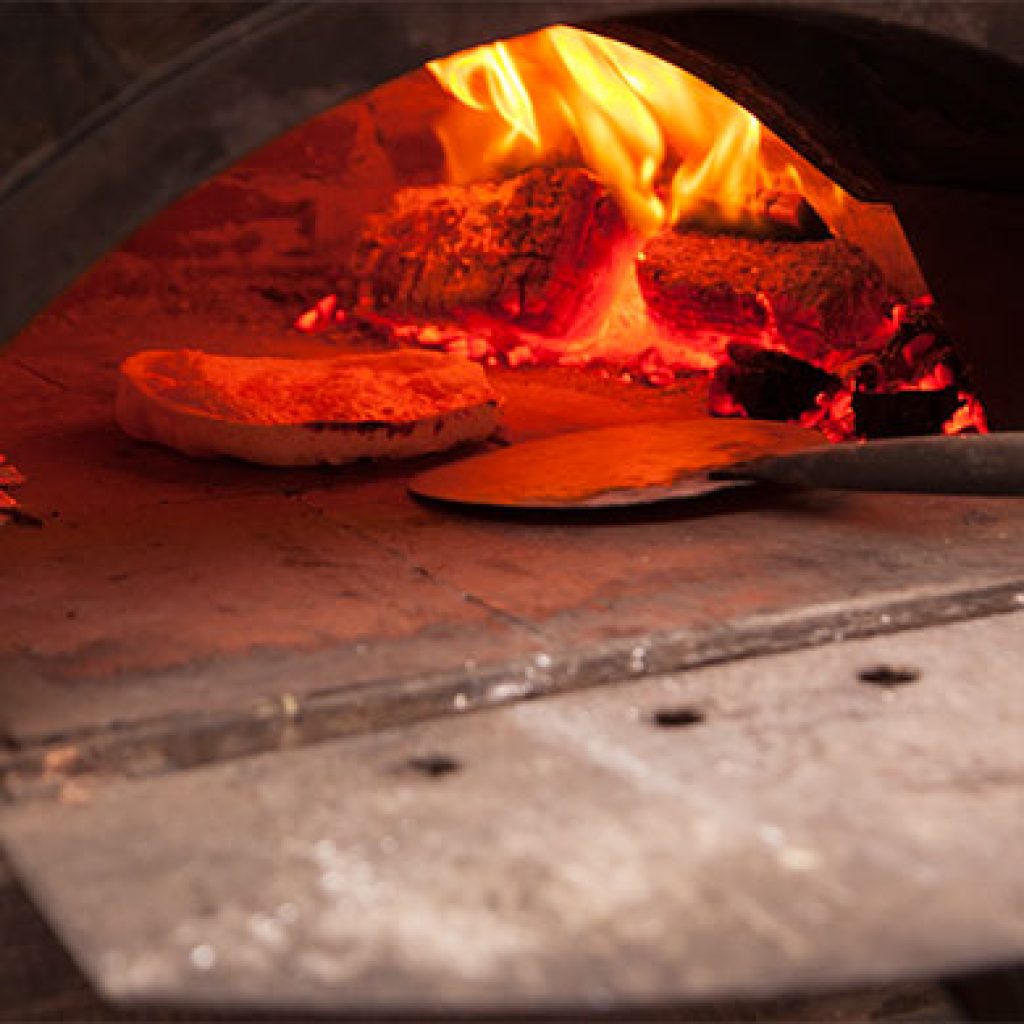 Petes-Wood-Fired-Pizza-catering